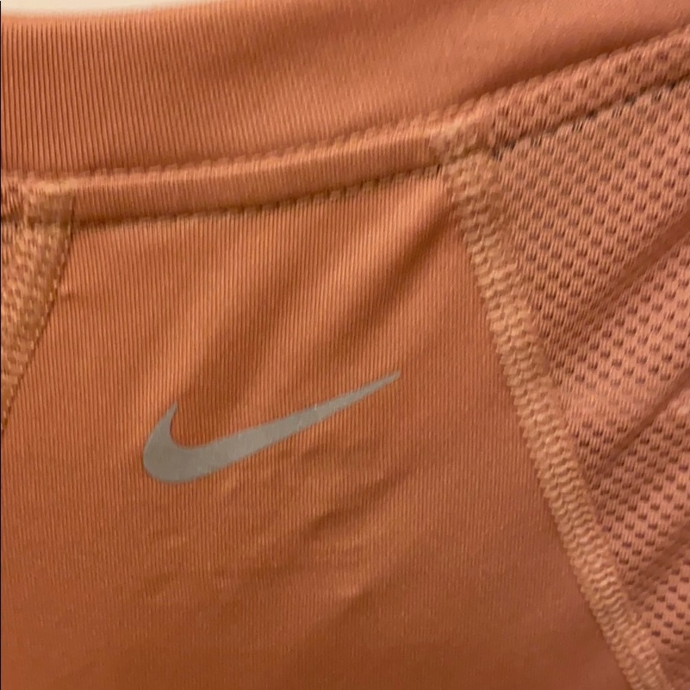 nike tee!!MAKE AN OFFER - Picture 5 of 5